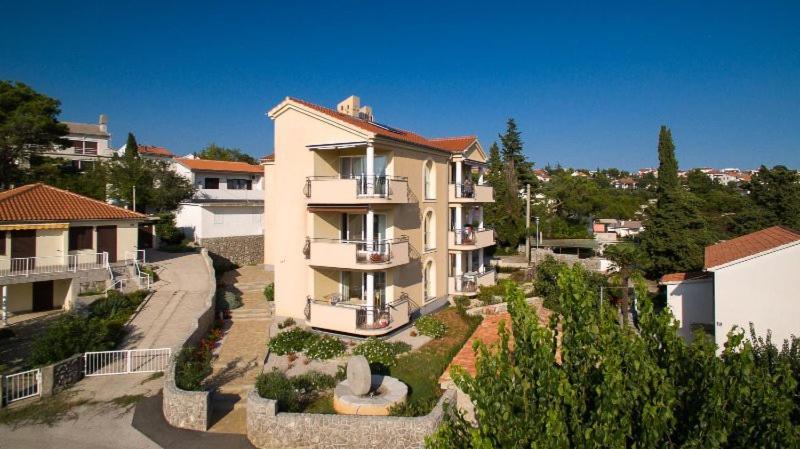 Marija F2 Apartment Кърк Екстериор снимка