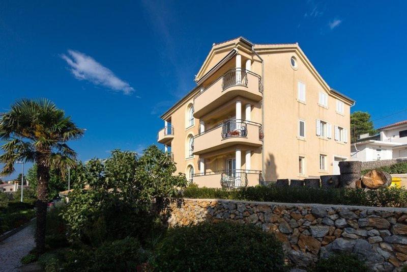Marija F2 Apartment Кърк Екстериор снимка